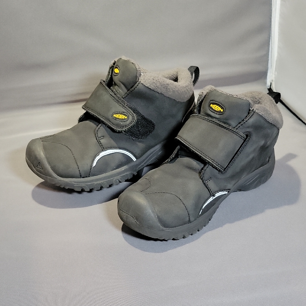 Keen Kids Kootenay III Mid WP Size 13 Black/ Yellow